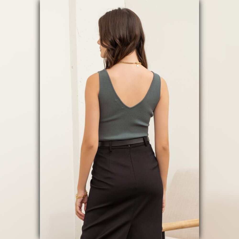 V Neck Sleeveless Ribbed Tank Top - Picture 4 of 5